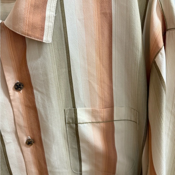 Tommy Bahama Men's 100% Silk Brown/Peach Stripe Button Up Short Sleeve Shirt - Picture 4 of 4